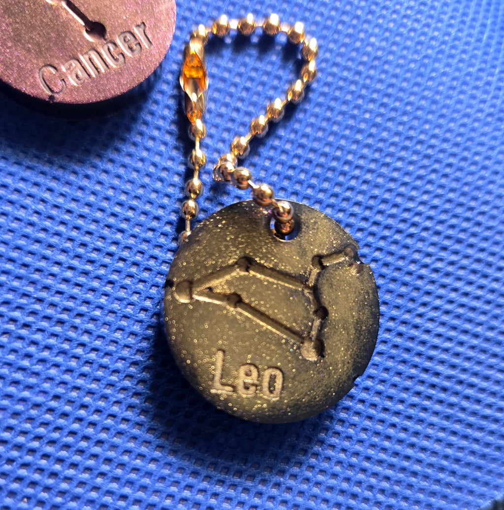 Zodiac Keychain Metallic Leo