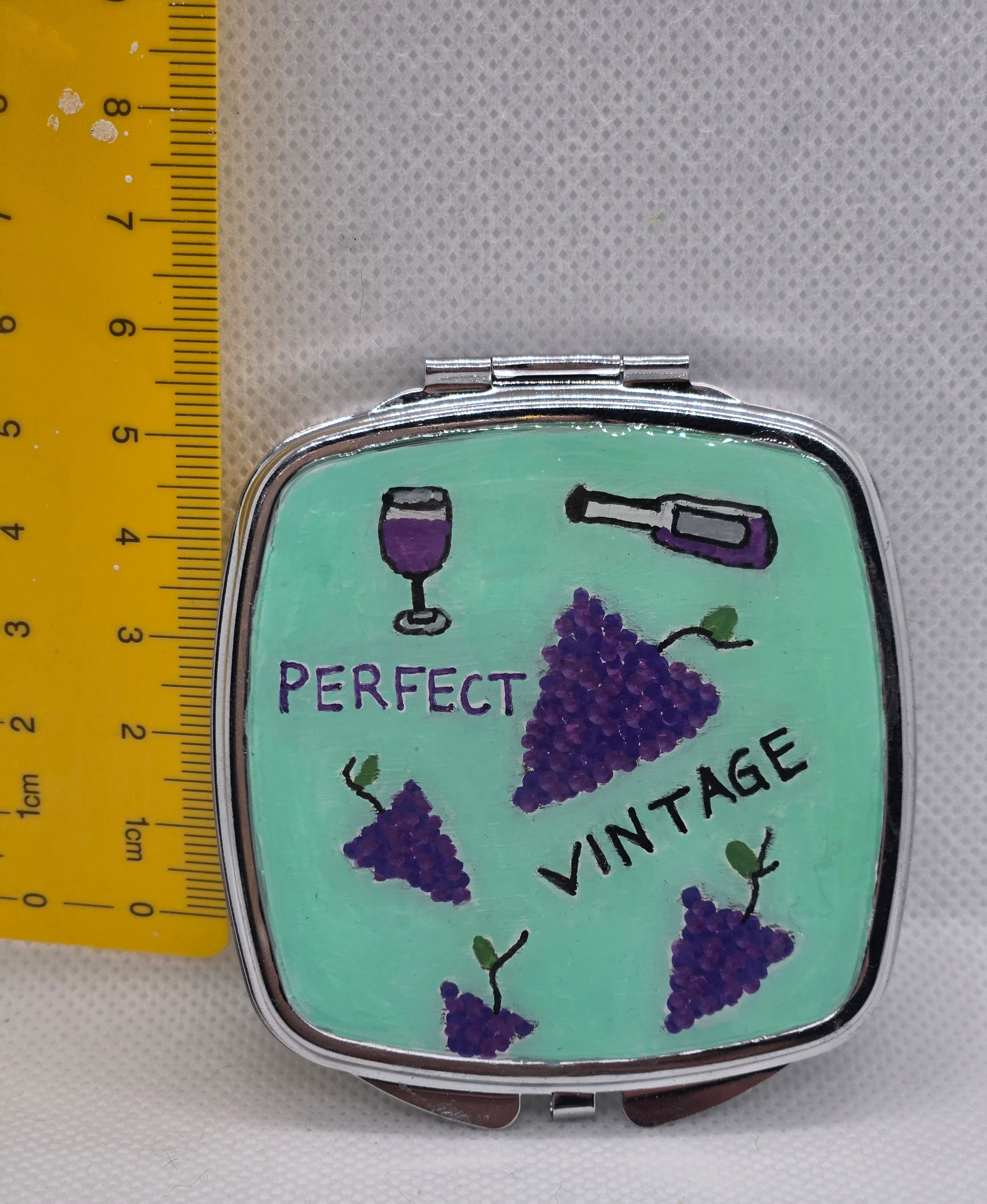 Perfect Vintage Compact Mirror