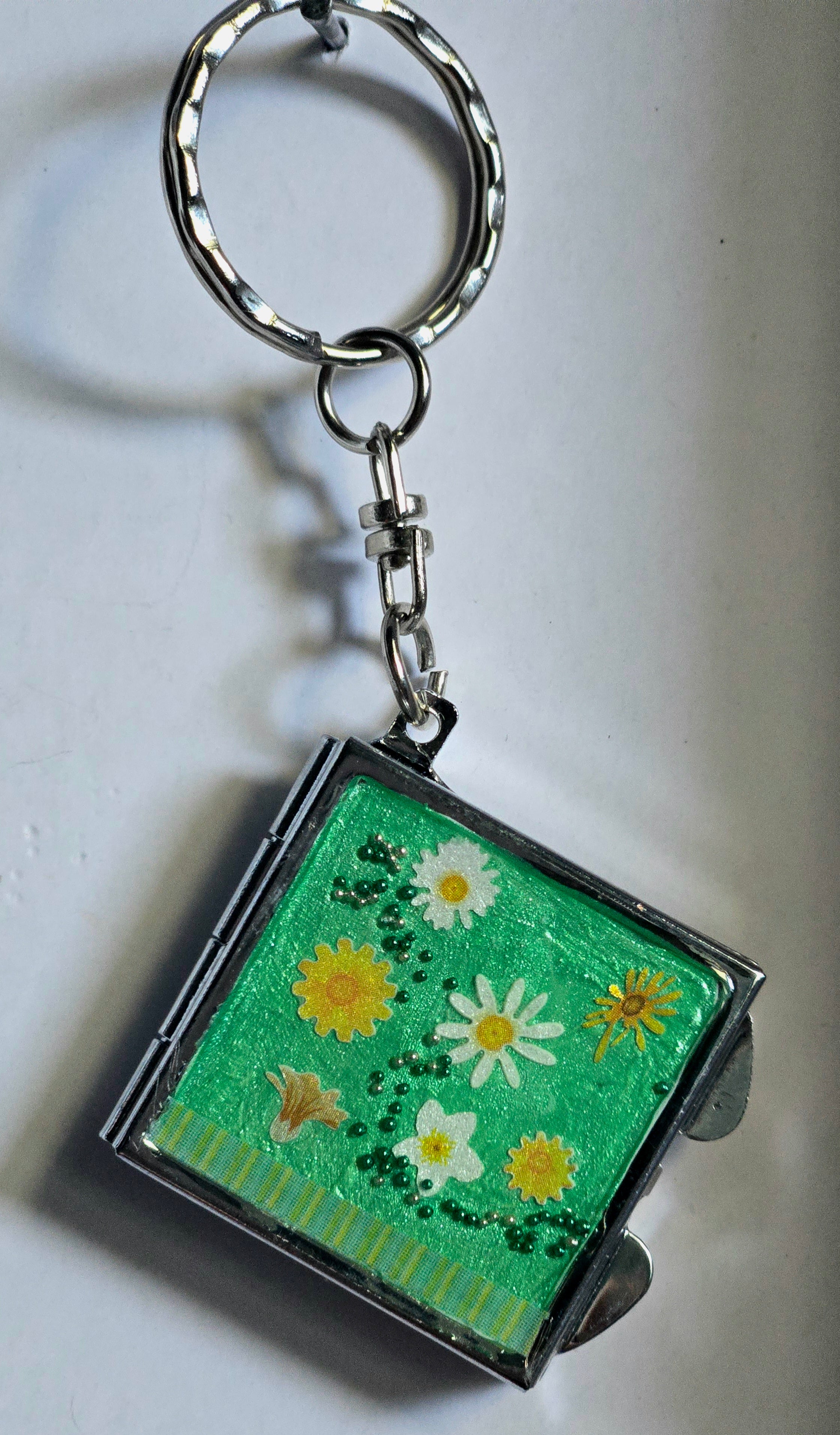 Flowers Mini Mirror Compact Keychain